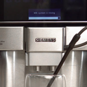 Easy-to-clean milk system