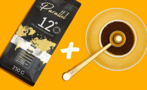 "Bij aankoop van gemalen koffie voor €25 of meer, krijgt u een koffieschepje cadeau"